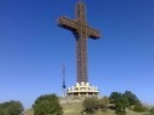 Giant Cross Angers Macedonia Muslims
